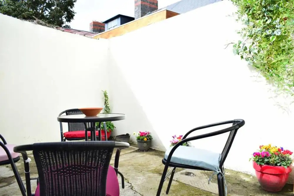 2 Bedroom House Near City Centre