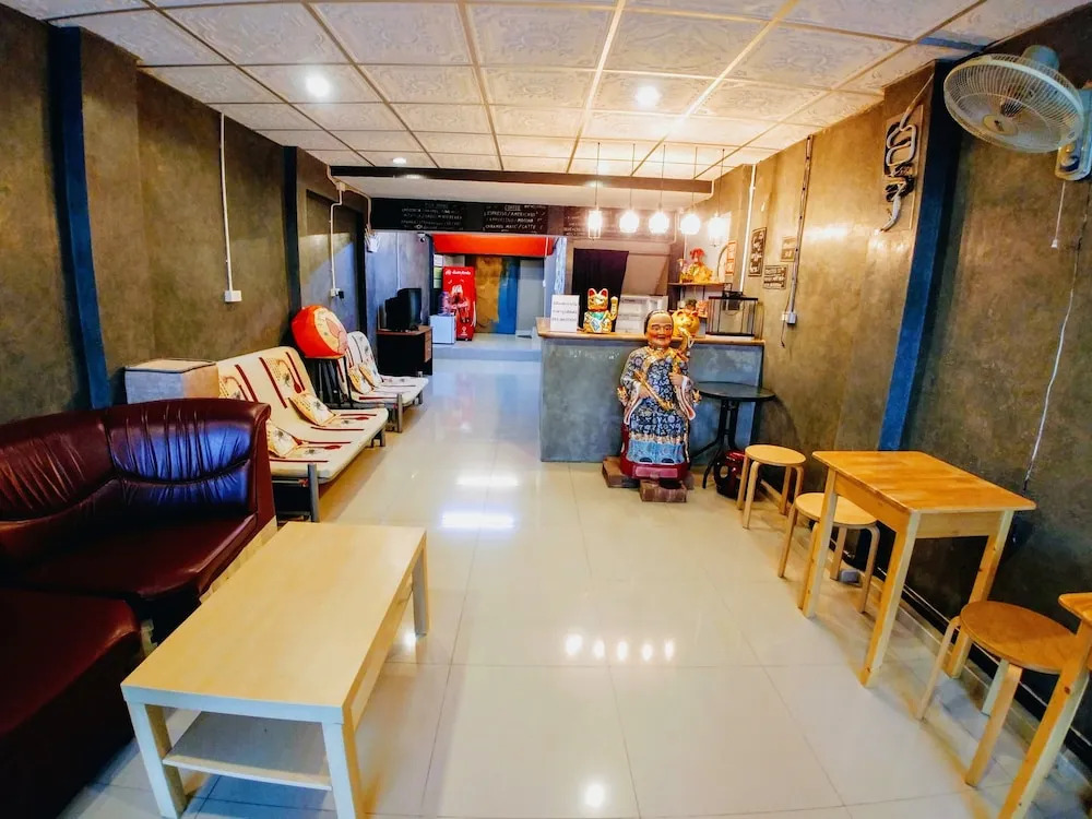 Zuzu Hostel