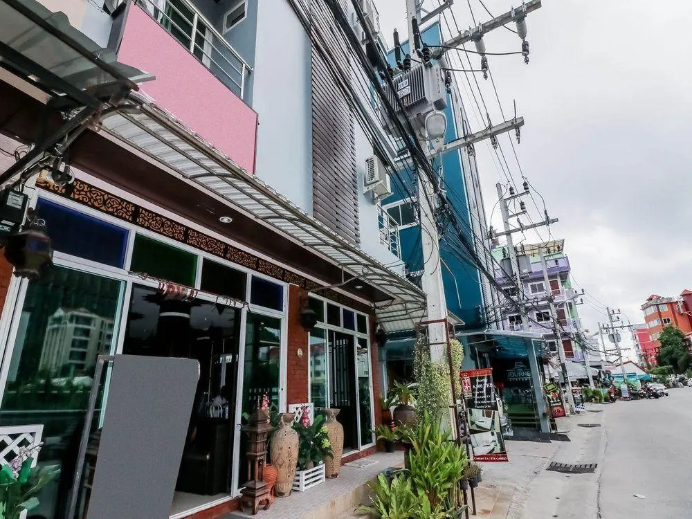 NIDA Rooms Patong Hill House