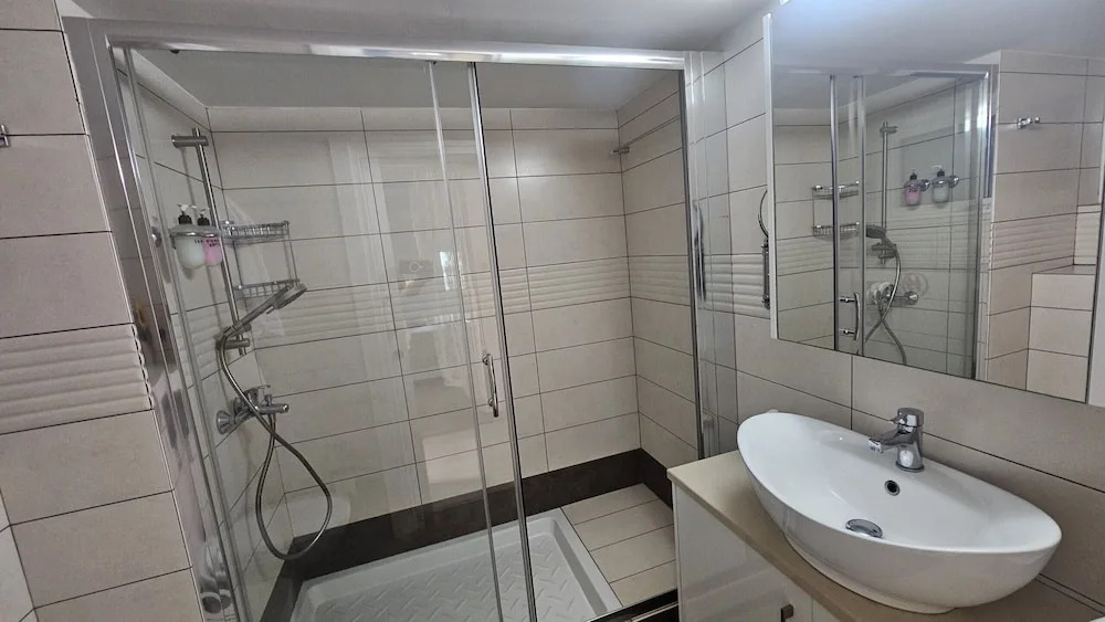 116 NIC 302a - Stay Fantasia Central Suite