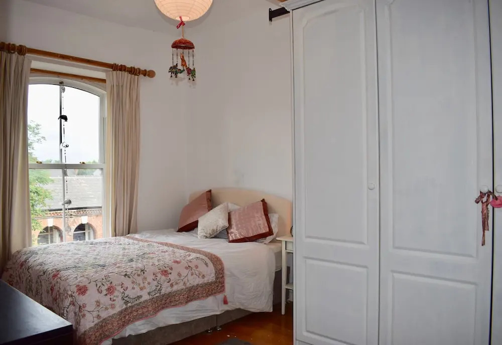 3 Bedroom House Near Portobello