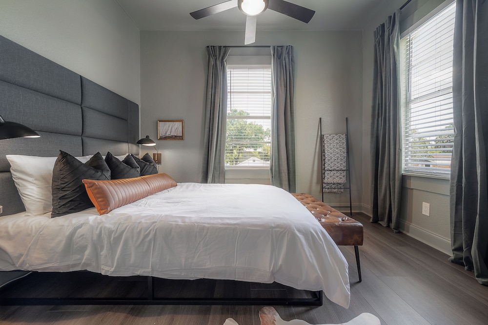 Updated Condo in Heart of Tampa 1569