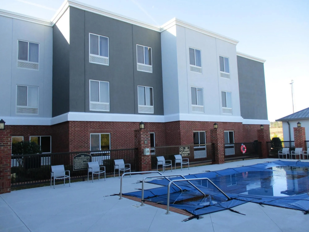 Best Western Plus Philadelphia-Choctaw Hotel and Suites