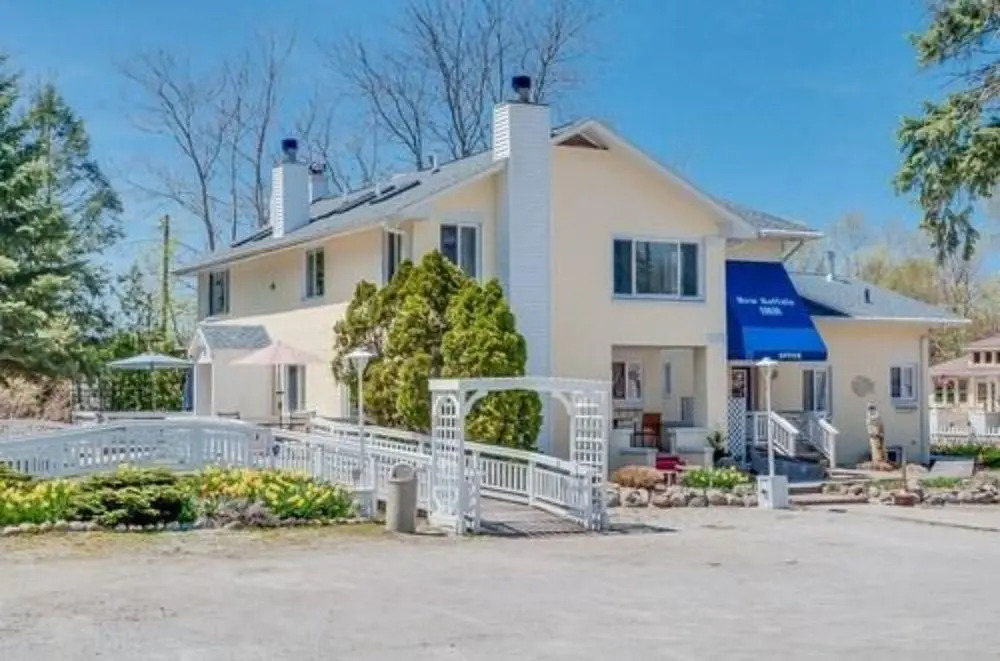 New Buffalo Inn