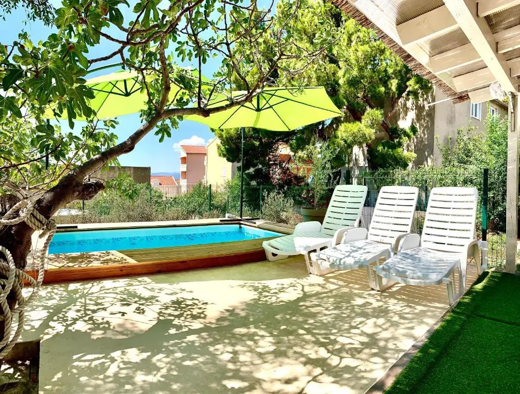 Summer Apartment