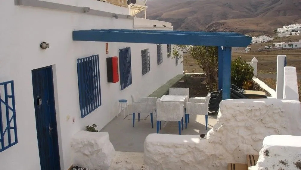 Pura Vida - Ventanas De Lanzarote