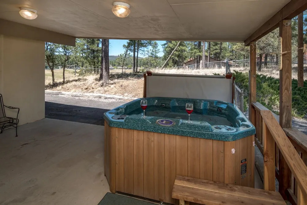 101 Williams - Three Bedroom Cabin