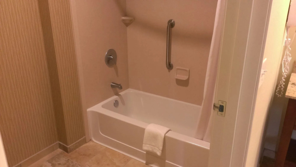 Hampton Inn and Suites Seattle - Airport / 28th Avenue