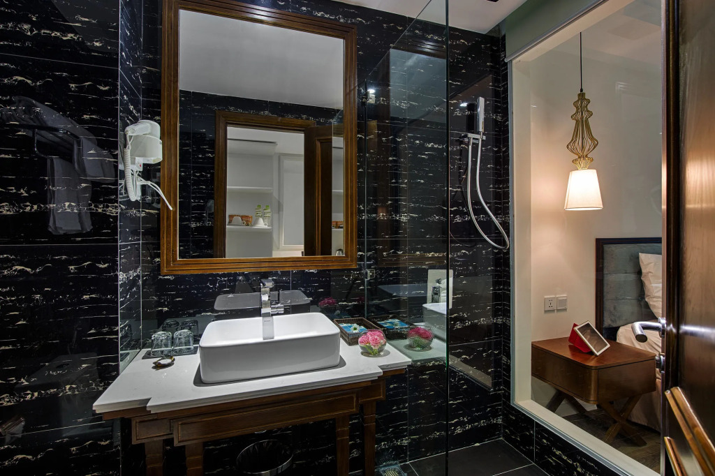 Adaline Hotel and Suite