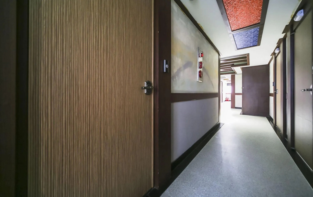Goodstay World Hotel