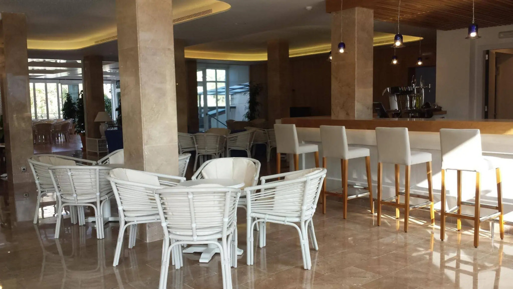 Puerto Azul Suite Hotel