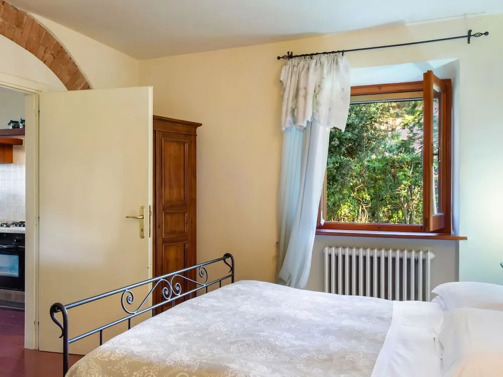 Spacious Holiday Home in Castiglione del Lago With Pool