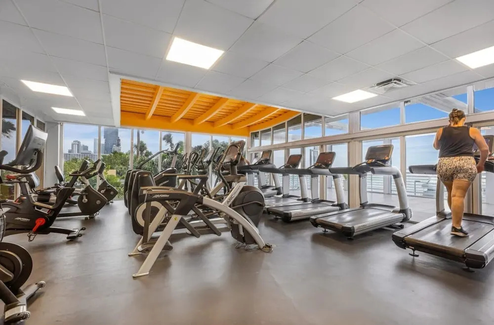 Chic Bayfront Condo With Stunning View