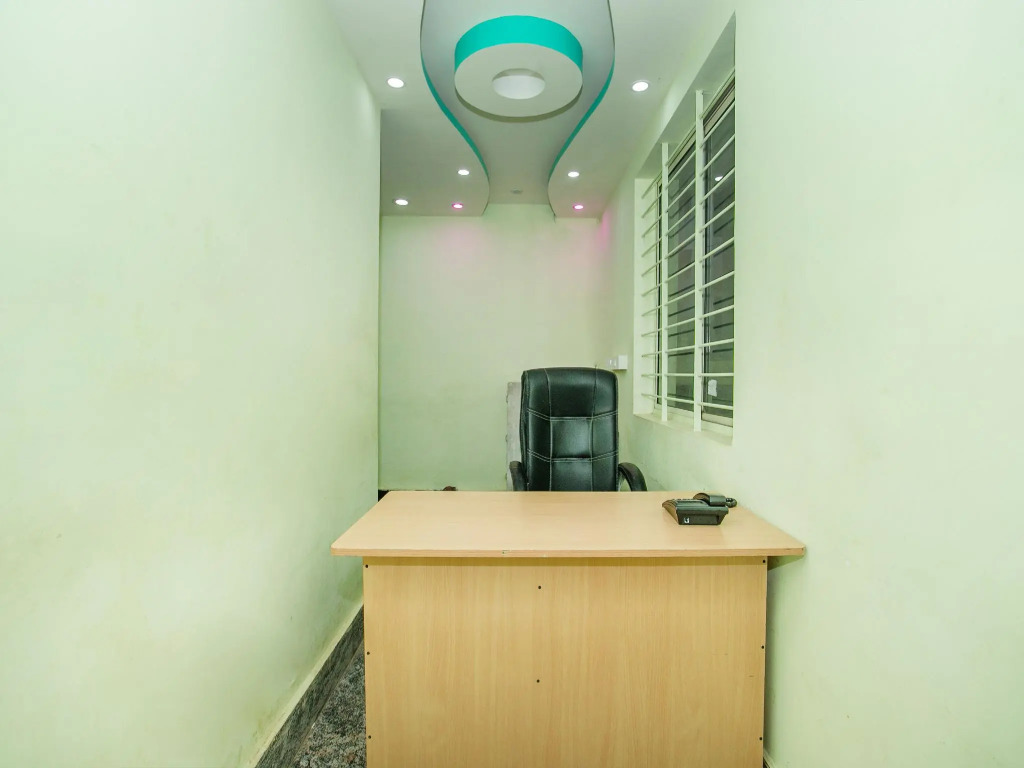 OYO 15818 Om Sai Residency