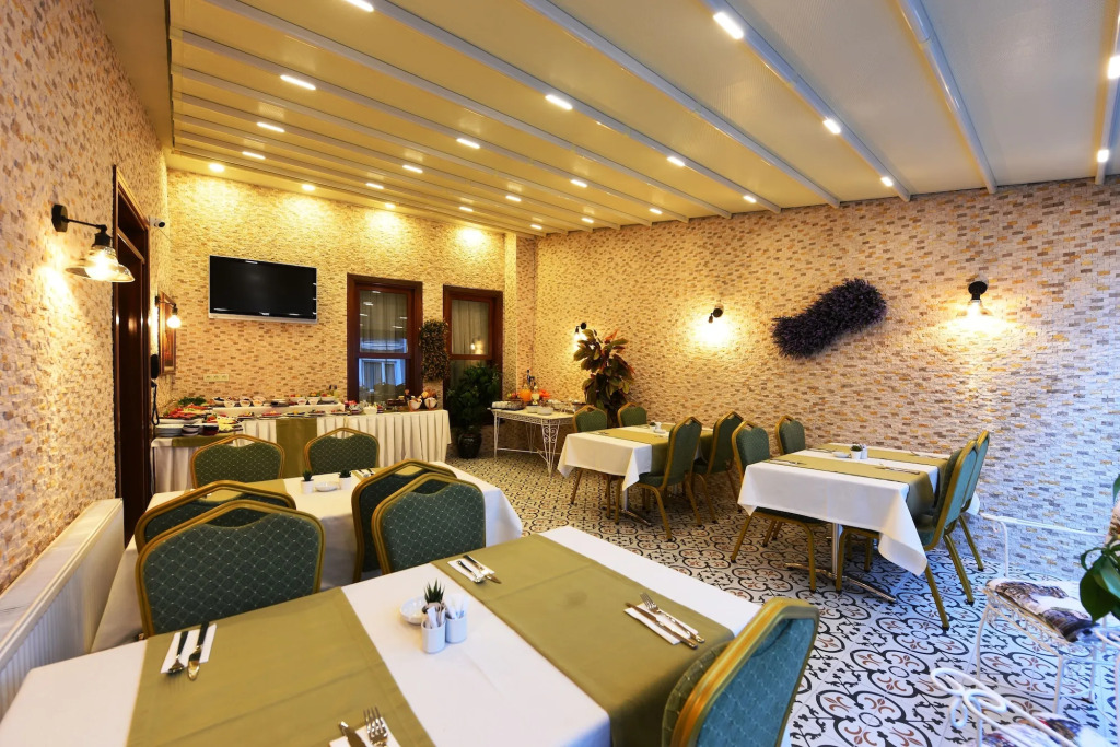Elyka Hotel