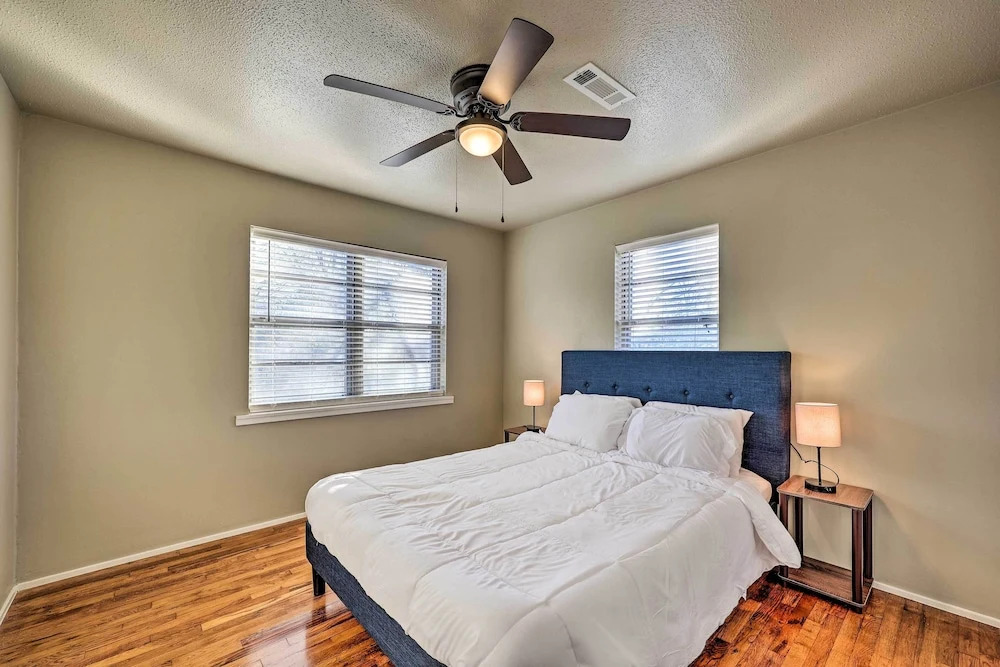 Fayetteville Vacation Rental - 2 Mi to Dtwn