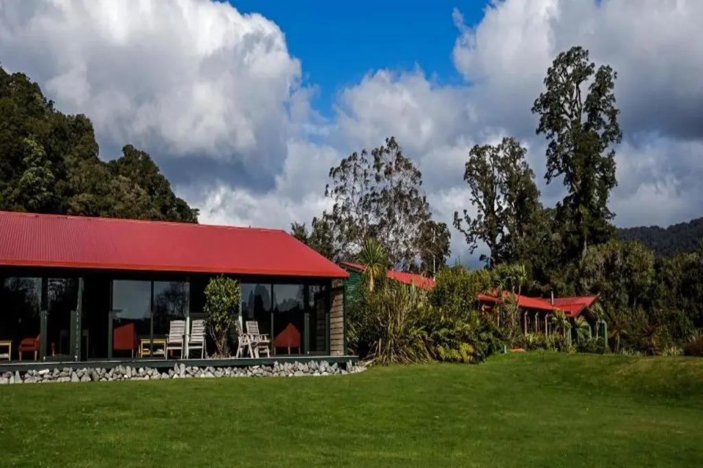 Wilderness Lodge Lake Moeraki