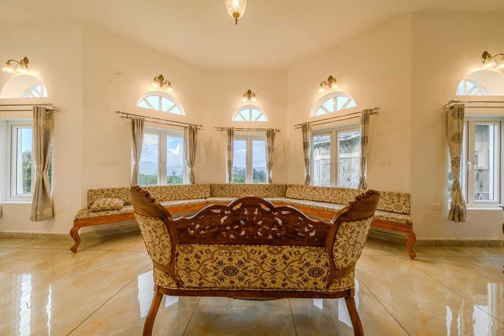 Emerald Stays Ooty by VOYE HOMES - Italian Luxury near Ooty Emerald Lake
