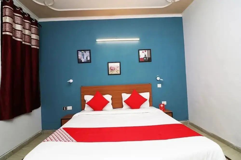 Silver Homes by OYO Rooms