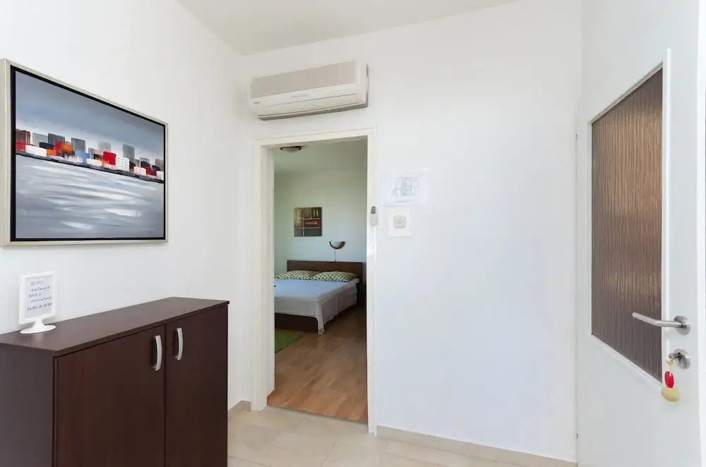 Apartments Near the sea Barbat
