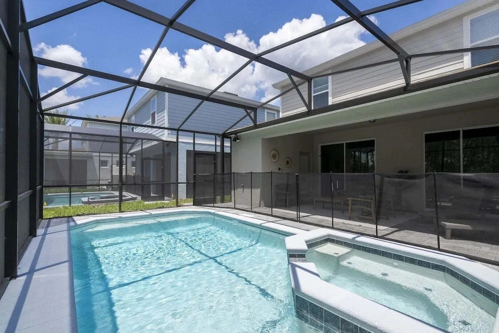 House 5 En-suites Access to Amazing Resort