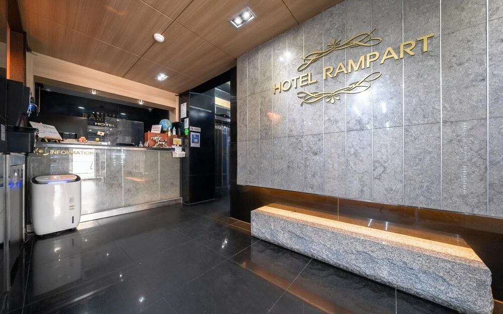 Hotel Staylight Sadang Inn