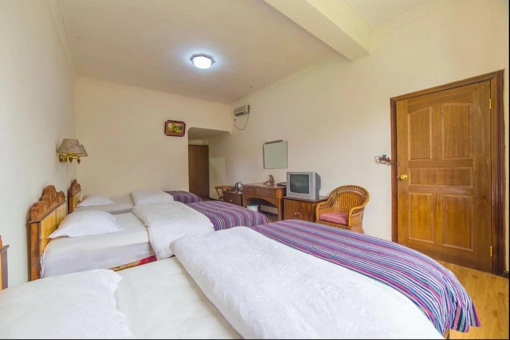 Tinas Youth Hostel