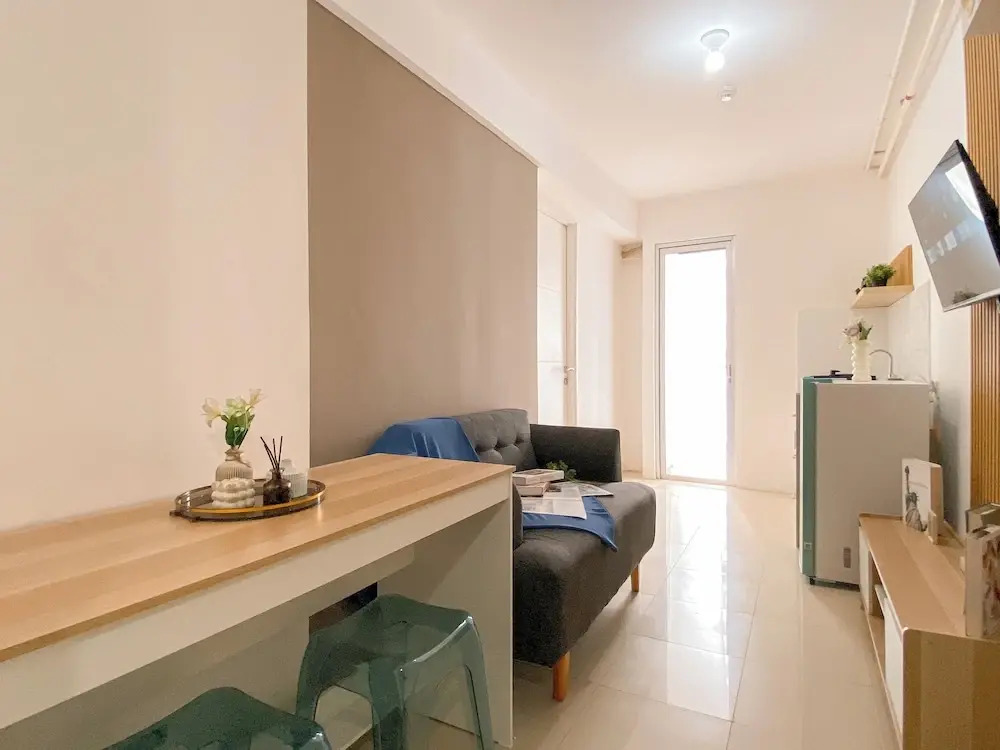 Comfy Warm Tone 1Br At Apartment Bassura City