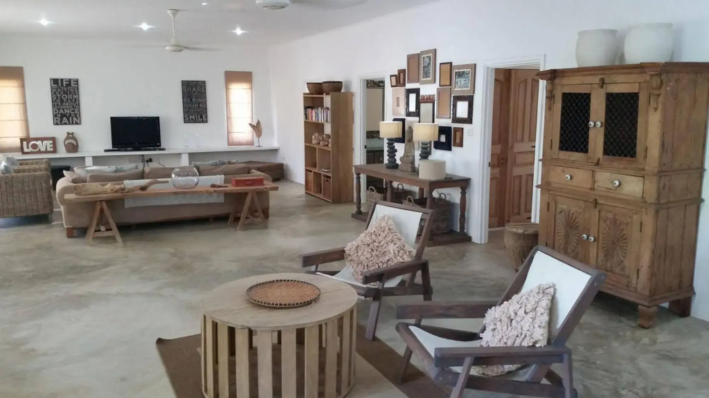 Castaway Lodge