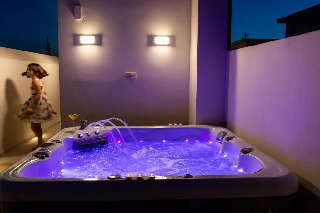 V77 Seafront Suites