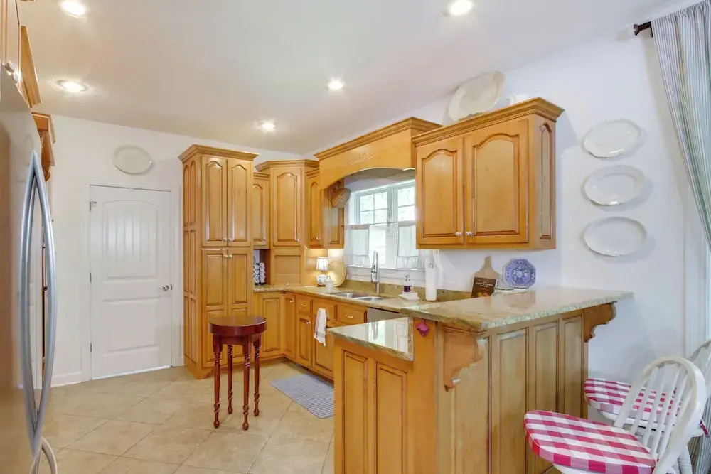 3 Mi to Pickwick Lake: Spacious Family Getaway