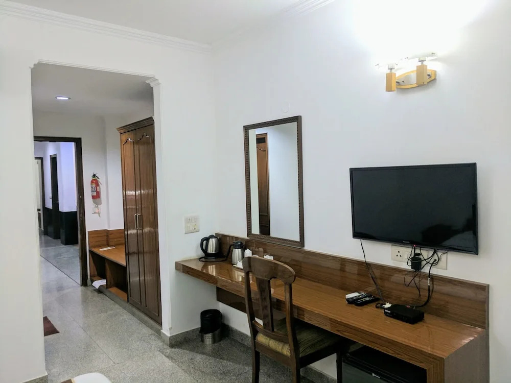 Hotel Exotica Leisure Valley, Gurgaon