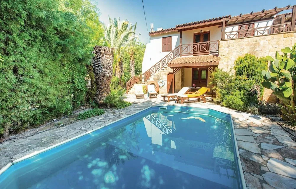 Awesome Home In Neo Chorio