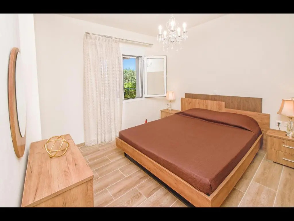 Pasithea House
