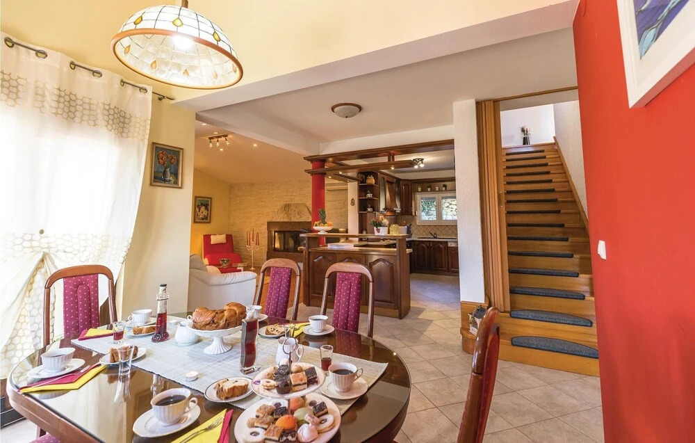 3 Bedroom Lovely Home In Blato Na Cetini