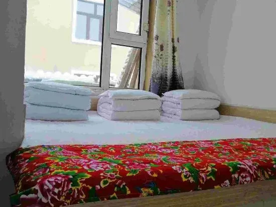 Xuexiang Zhaolaoer Family Hotel(雪乡赵老二家庭旅馆)