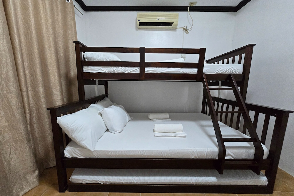 Grand Villa Laguna