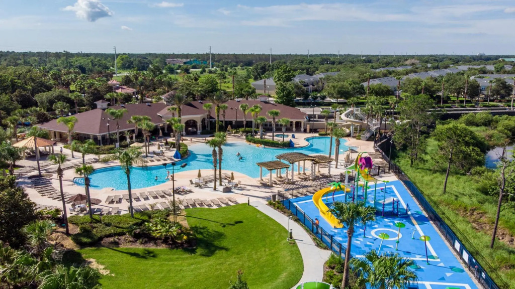 Relaxing Getaway at 6BR Clubhouse Villa Pool SPA