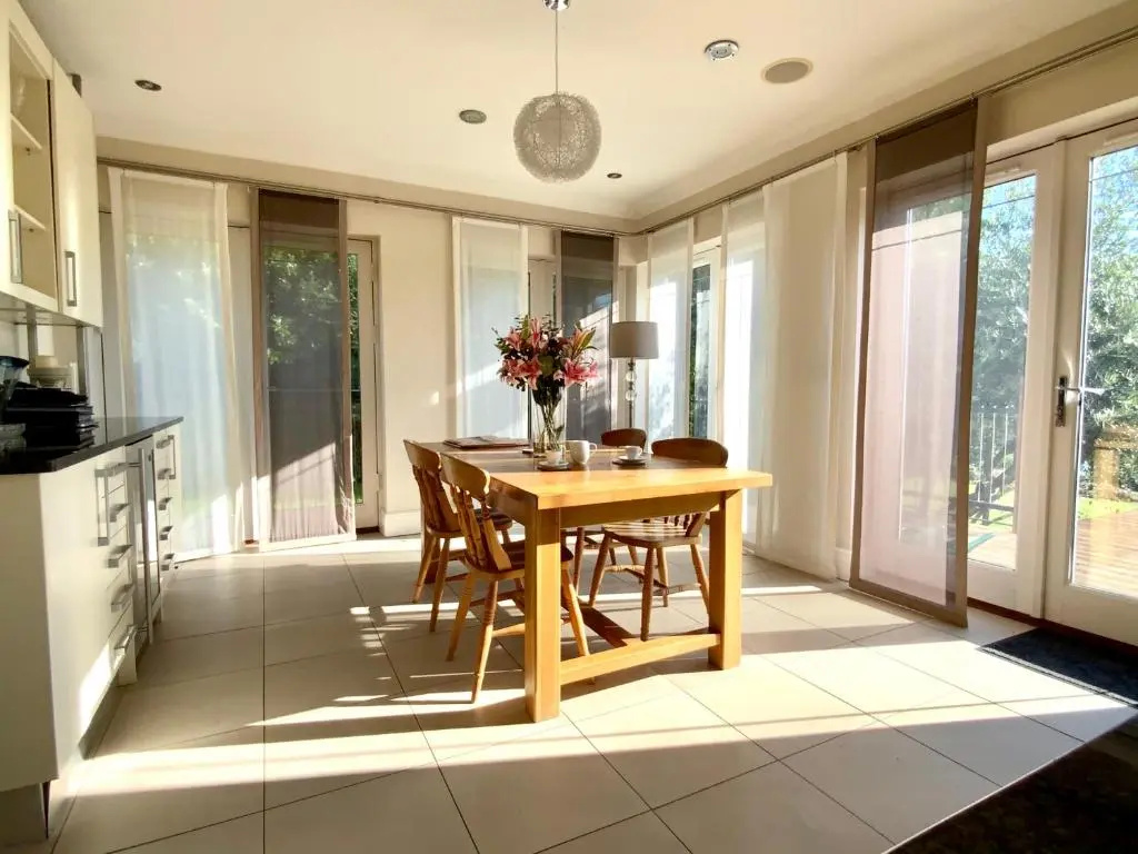 Private Room - The Beam Suite - Burway House on The River Thames