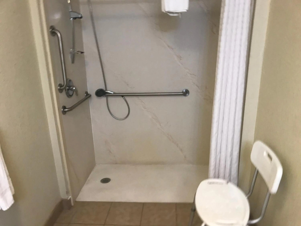Red Carpet Inn - Stamford
