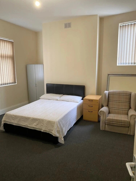 6 Bed