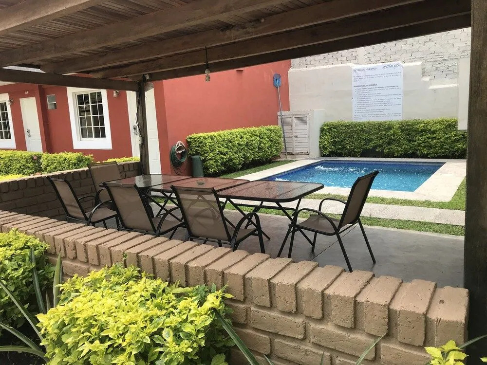 Hotel Montroi City