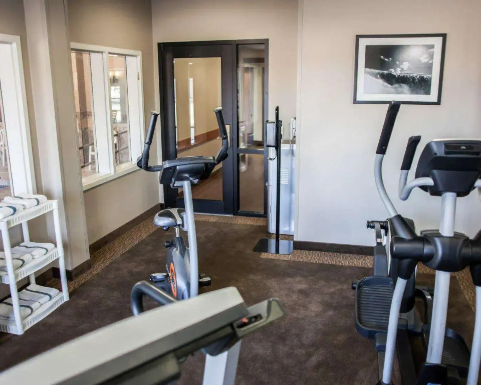 Garner Hotel Topeka West by IHG