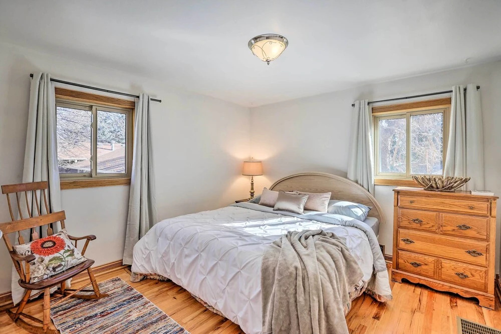 5 Mi to Dtwn Denver: Peaceful Lakewood Home