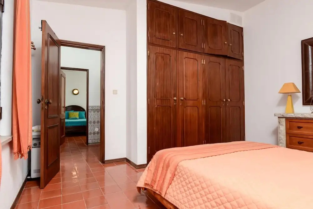 Elegant Villa in Corroios with Private Pool