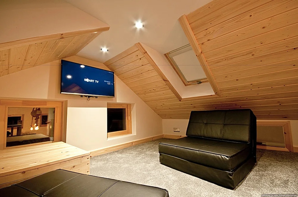 Alum Chine log Cabin