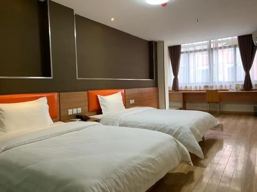 7Days Inn Yingshang LAN-STAR building materials market