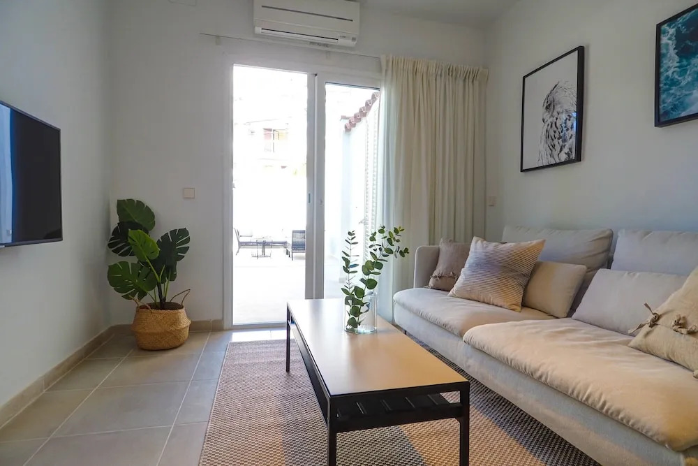 San Sebastian Apartment With Patio by Hello Apartments Sitges