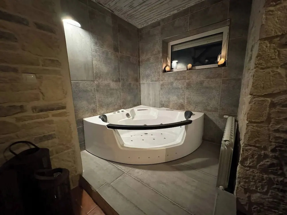 Villa Boyana City & Relax with Hot Jacuzzi and Sauna by BookVillaBG