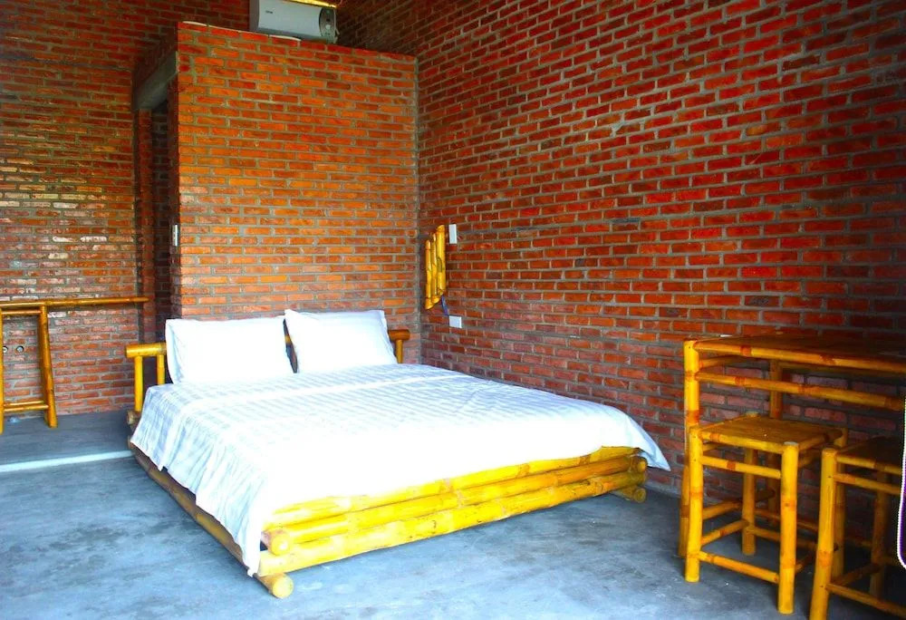 Ba's Garden Beachside Homestay